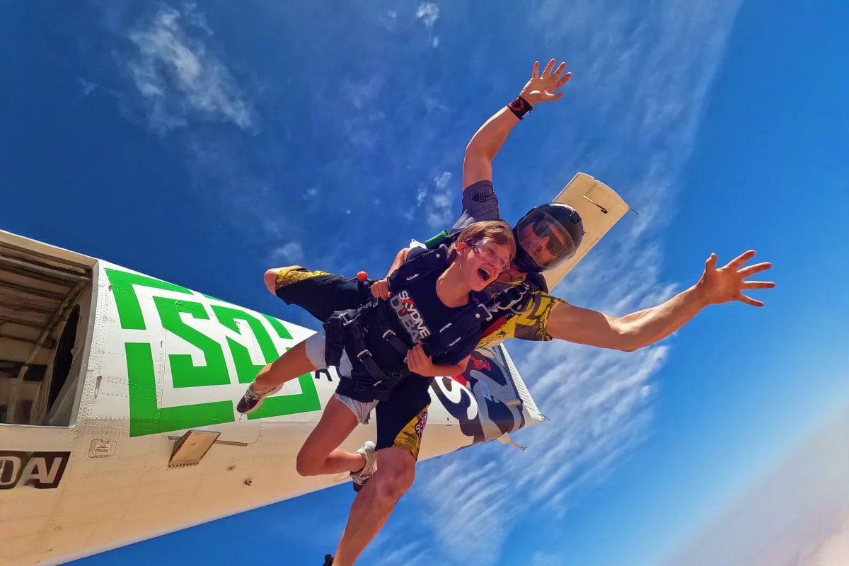 SkyDive Dubai Experience with Hotel Pickup & Drop-off