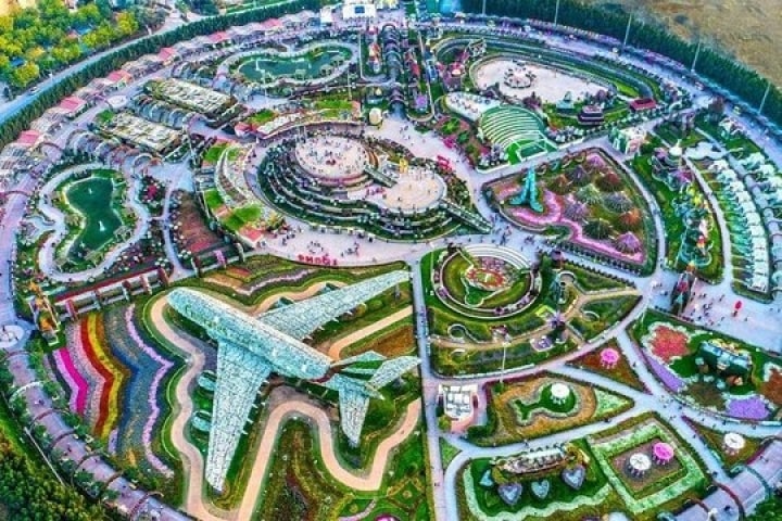 Miracle Garden & Dubai Global Village: Tickets with Transfer